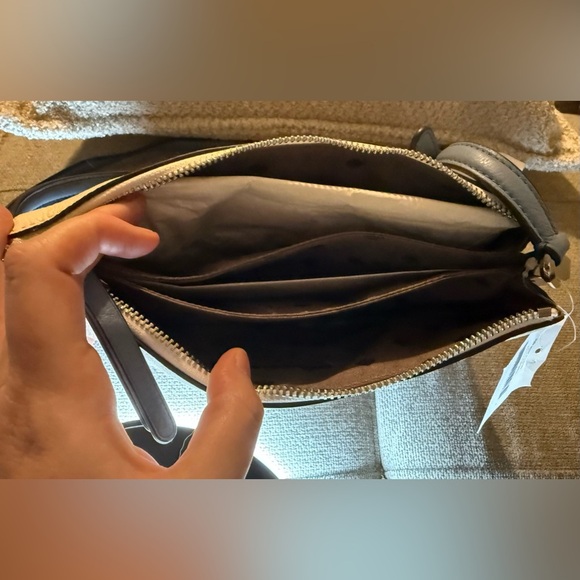 Kate Spade - Triple Gusset Crossbody - Picture 5 of 8